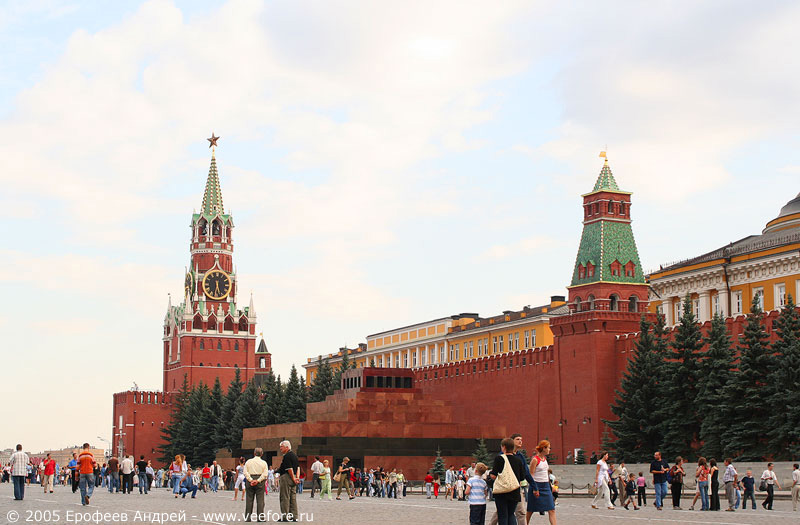 Красная площадь, Спасская башня и Мавзолей