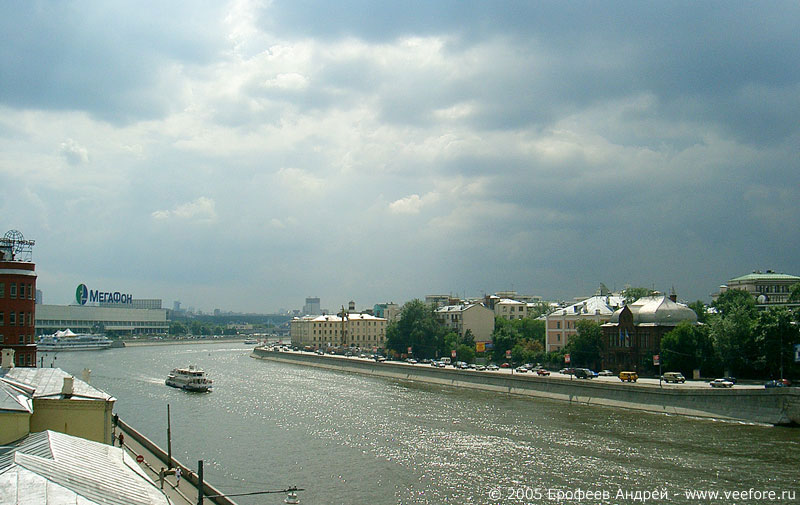 Москва-река...