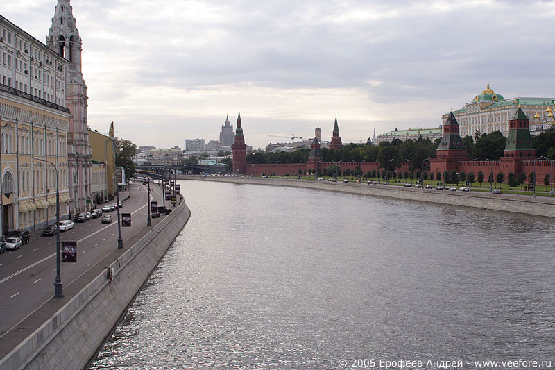 Вид на Кремль и Москву-реку с Б. Москворецкого моста