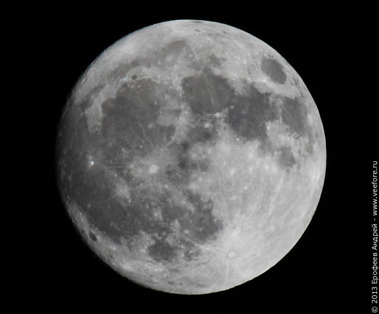Почти полная луна (24.02.2013)