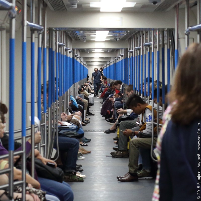 "Бесконечный" поезд в метро